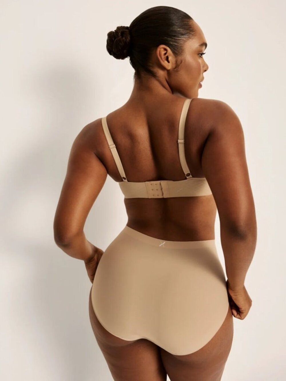 Knix - WingWoman Contour Bra, 36G, Warm Sand, Wireless T-Shirt Bra​​ - Picture 14 of 16